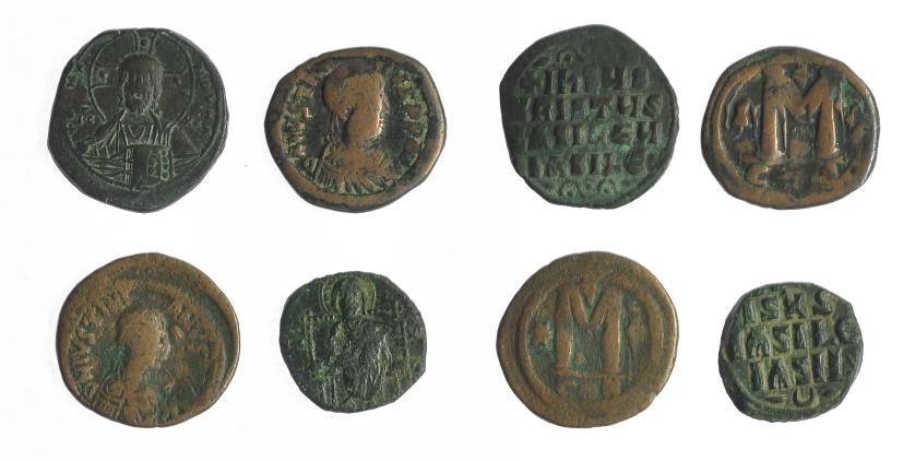 382   -  IMPERIO BIZANTINO. Lote de 4 monedas de bronce, 2 de ellas con sobre de compra de Jesús Vico (1991). De BC a MBC.