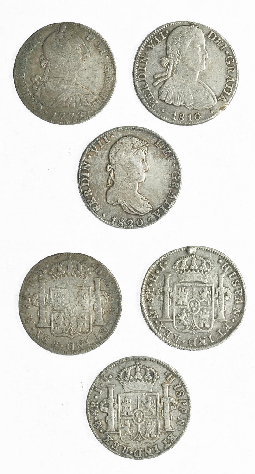 630   -  FERNANDO VII. Lote de 3 monedas de 8 reales. México 1777, 1810 y 1820. BC+/MBC-.