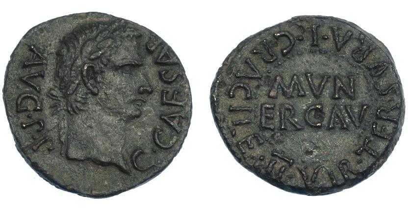 164   -  COLECCIÓN CORES. ERCAVICA. CALÍGULA. Semis. A/ Cabeza laureada a der.; C CAESAR AVG P P. R/ MVN/ ERCAV, alrededor TER SVRA L CRACILE II VIR. AE 3,56 g. 20 mm. RPC-467. APRH-467a. ACIP-3194. ACIP-5129, mismo ejemplar. Pátina verde. MBC+/EBC-. Muy rara.