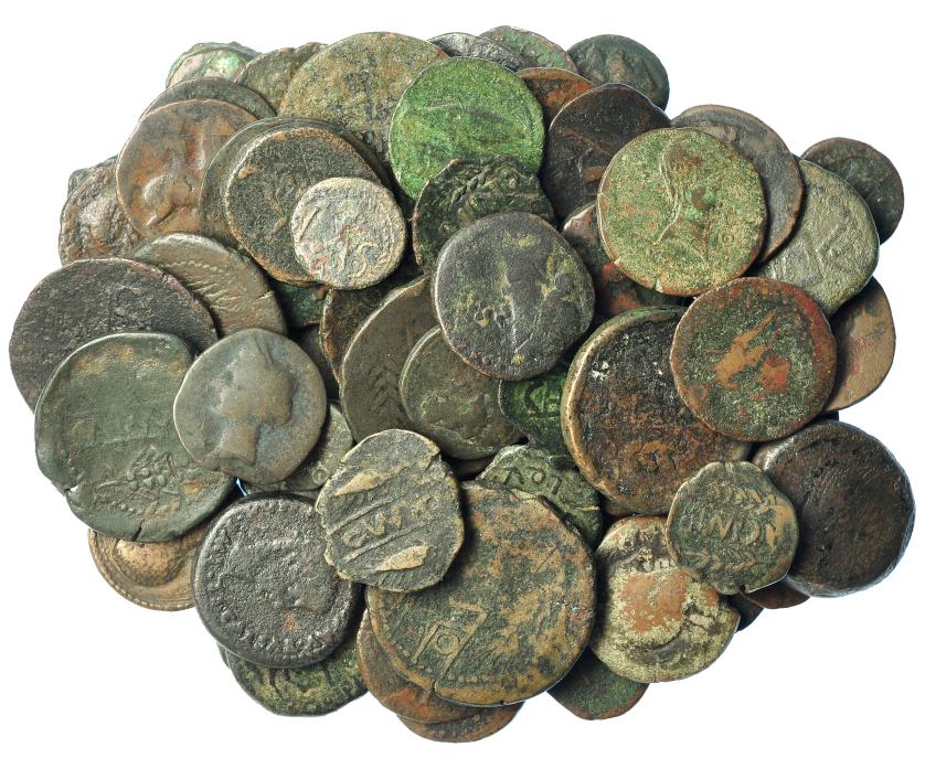 212   -  HISPANIA ANTIGUA. Lote de 64 monedas. Varios valores: Acinipo (5), Bora (1), Carbula (1), Carmo (14), Hispano-cartaginesas (4), inciertas de Castulo (3), Cumbaria (1), Irippo (5), Italica (3), Ilipense (2), Lastigi (5), Laelia (3), Murtilis (1), Orippo (3), Osset (8), Obulco (1), Ulia (4). 6 rotas. Calidad media RC a MBC-.