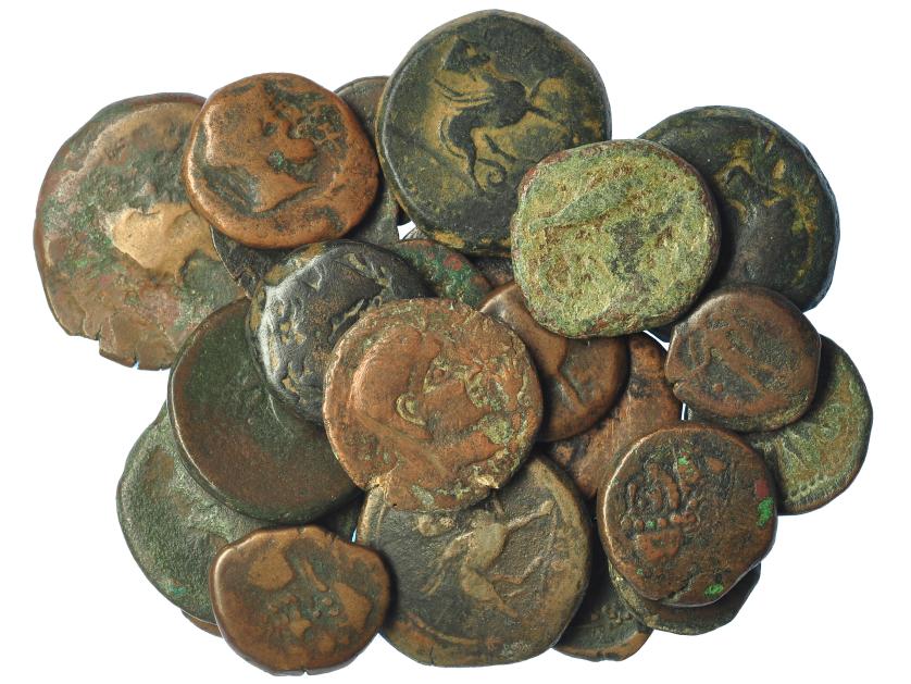 213   -  HISPANIA ANTIGUA. Lote de 24 monedas: Asido (1), Acinipo (3). Carmo (3), Castulo (6), Malaka (8), Corduba (3). Calidad media BC/BC+.