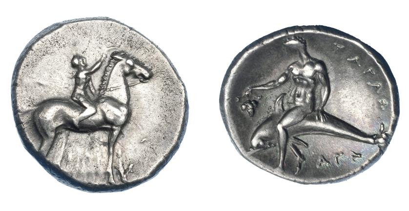 314   -  GRECIA ANTIGUA. CALABRIA. Tarento. Didracma (302-281 a.C.). A/ Jinete a der. coronando a caballo. R/ Taras con racimo de uvas sobre delfín a izq.; AΓA debajo TAPAΣ. AR 7,10 g. 21,4 mm. COP-no. SNG ANS-1051/4. SBG-363. EBC-/EBC. Ex col. Guadán 1374.