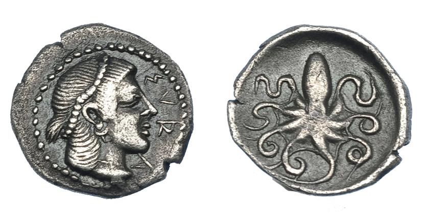 360   -  GRECIA ANTIGUA. SICILIA. Siracusa. Litra (c. 466-460 a.C.). A/ Cabeza diademada de Aretusa a der.; ΣYRA. R/ Pulpo. AR 0,74 g. 12,2 mm. COP-638. SBG-929. MBC. Ex col. Guadán 1648.