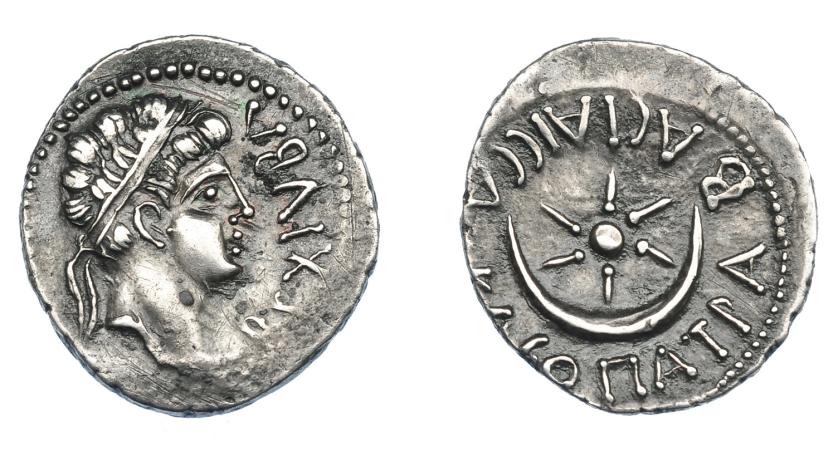 470   -  GRECIA ANTIGUA. MAURITANIA. Juba II con Cleopatra Selene. Denario (25 a.C.-25 d.C.). Caesarea. A/ Cabeza diademada a der.; REX IVBA. R/ Estrella y creciente; BACIΛICCA KΛЄOΠATPA. AR 2,86 g. 18,4 mm. COP-590. MAA-85. Pequeñas marcas. EBC-/MBC+. Ex col. Guadán 3062.