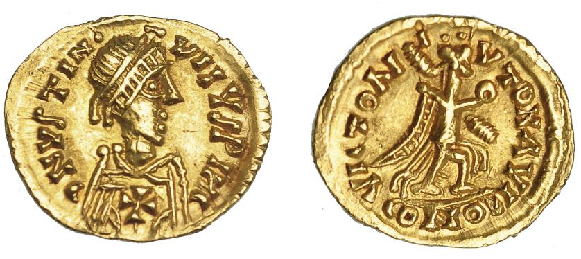 577   -  REINO VISIGODO. Acuñaciones pseudo-imperiales. Época de Amalarico a Atanagildo. A nombre de Justiniano. Tremissis. AU 1,46 g. 15,6 mm. Tomasini-grupo JAN I. EBC.
