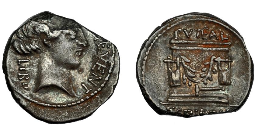 112   -  REPÚBLICA ROMANA. SCRIBONIA. Denario. Roma (62 a.C.). R/ Pozo escriboniano adornado con guirnaldas, debajo martillo. AR 3,39 g. 19 mm. CRAW-4161. FFC-1103. Falta por limadura un 10%. MBC-. 