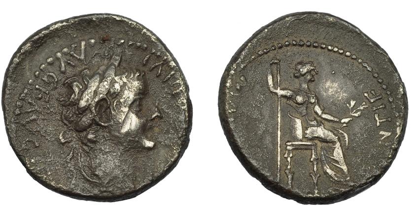 147   -  IMPERIO ROMANO. TIBERIO. Denario. Lugdunum (36-37). R/ Livia sentada a der., patas del trono adornadas. Ae 3,41 g. 18,28 mm. RIC-30. Golpe. Pátina gris rugosa. Descentrada. MBC-.