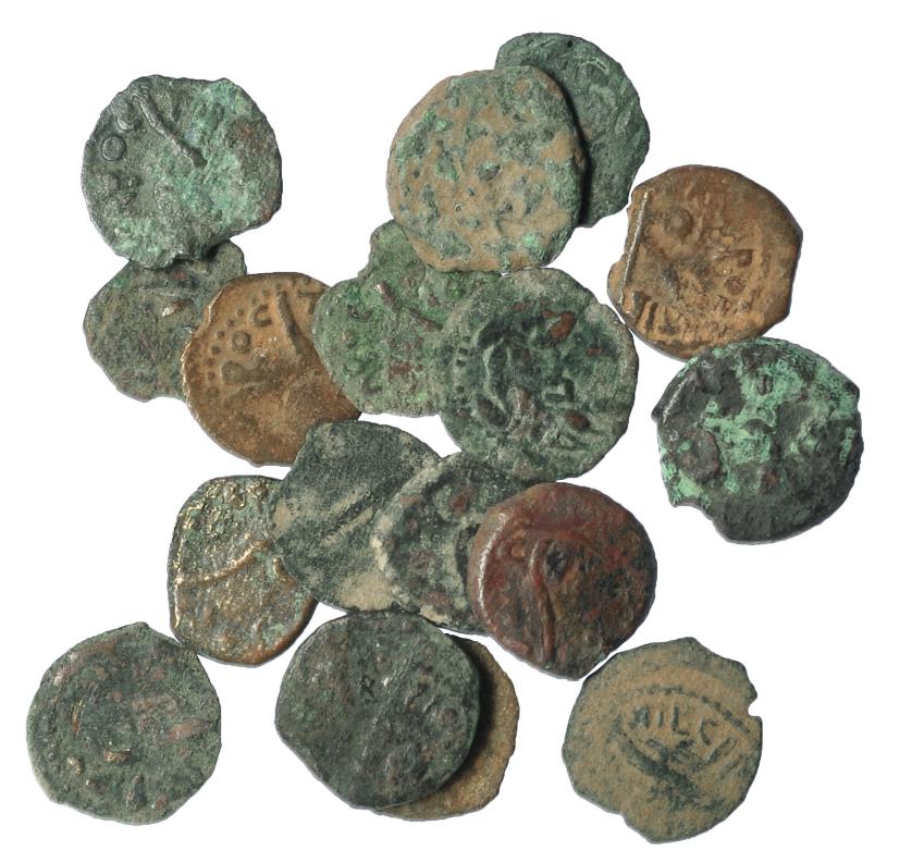 190   -  GRECIA ANTIGUA. Lote de 17 prutah. Judea. Poncio Pilatos (26-36 d.C.). De RC a BC.