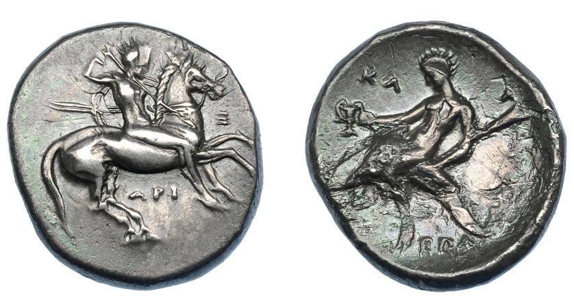 229   -  GRECIA ANTIGUA. CALABRIA. Tarento. Didracma (334-300 a. C.). A/ Jinete con escudo y lanza a der., debajo Q y API. R/ Taras con cántaro y remo cabalgando delfín a der., encima KA-L, debajo EPIL. AR 7,55 g. 22,8 mm. COP-855. SBG-345 vte. Erosiones. MBC+. Ex colección Guadán 1369.