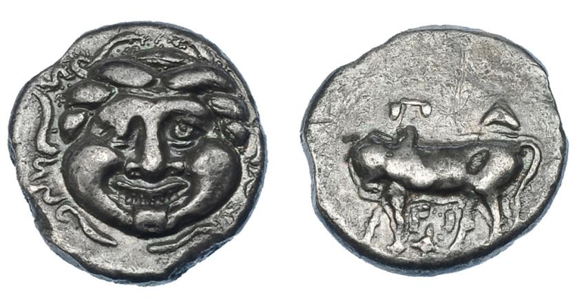 285   -  GRECIA ANTIGUA. MISIA. Parion. Hemidracma (S. IV a.C.). A/ Toro a izq. con cabeza vuelta, encima ΠA  y entre las patas PI, debajo estrella. R/ Gorgona. AR 2,14 g. 12,5 mm. COP-263. SBG-3922. MBC+/MBC. Ex colección Guadán 2251.