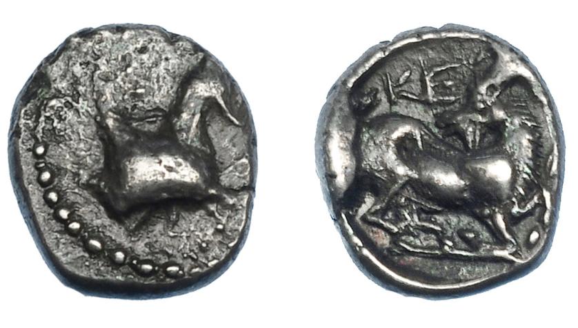 299   -  GRECIA ANTIGUA. CILICIA. Kelenderis. Óbolo (425-400 a.C.). A/ Prótomo de pegaso a der. R/ Cabra arrodillada a der. con cabeza a izq.; ΚΕ(Λ). AR 0,85 g. 8,3 mm. SNG Francia-80/5. SBG-5536 vte. MBC-/MBC. Ex colección Guadán 2450. 