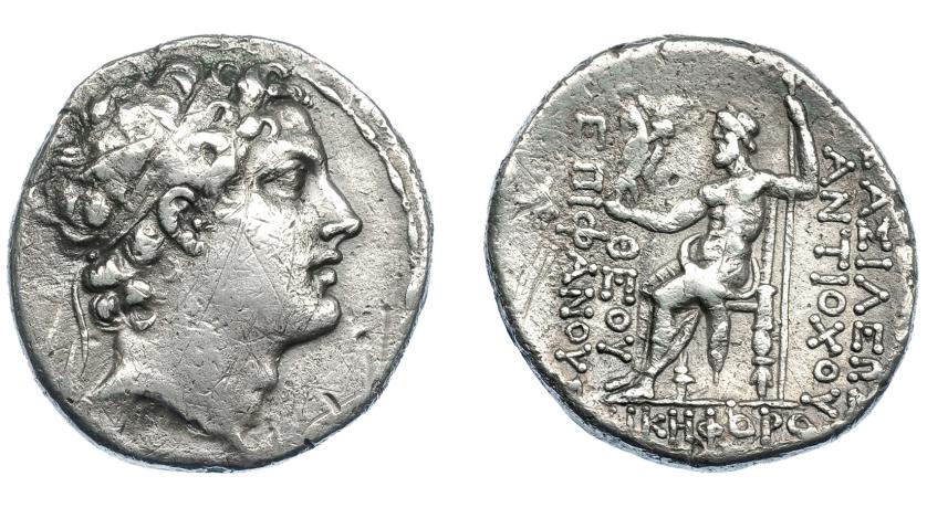 300   -  GRECIA ANTIGUA. REINO SELÉUCIDA. Antíoco IV. Antioquía del Orontes. Tedradracma (168-164 a.C.). A/ Cabeza diademada a der. R/ Zeus entronizada a izq., delante monograma, en exergo NIKHFOROU. AR 15,70 g. 30 mm. COP-194. SBG-6977 vte. Rayas. MBC. Muy escasa. Ex colección Guadán 2519.