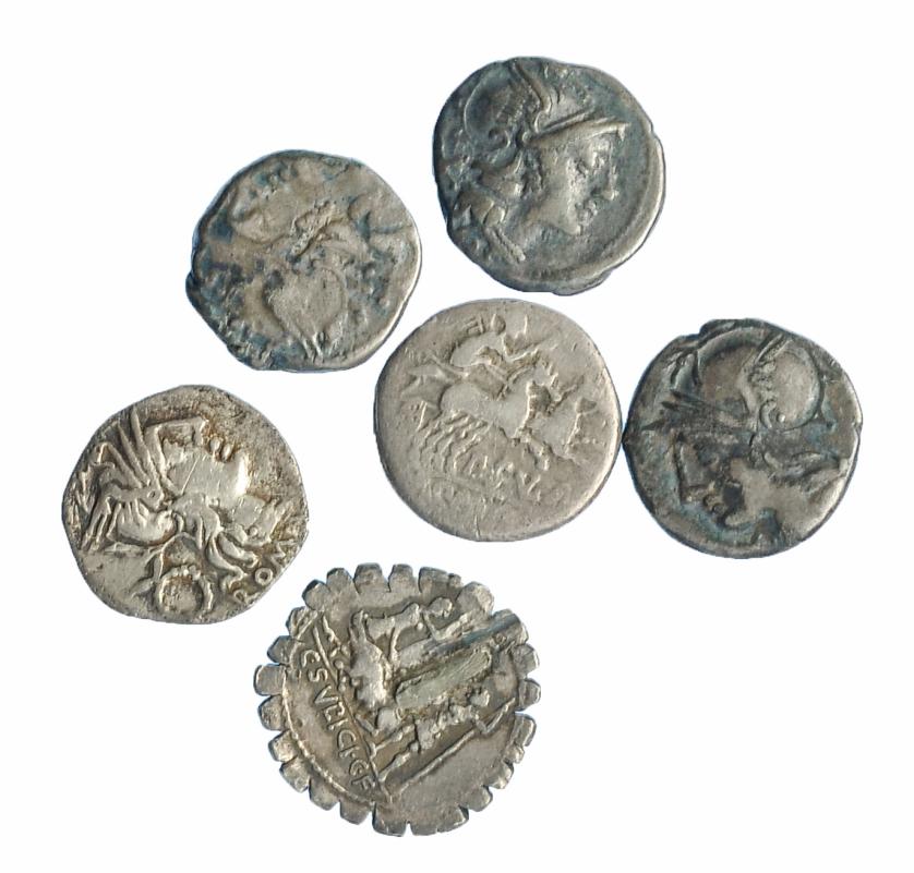 326   -  REPÚBLICA ROMANA. Lote de 6 denarios republicanos, uno de ellos con soldadura. BC+/MBC-.
