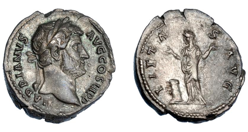 401   -  IMPERIO ROMANO. ADRIANO. Denario. Roma (133-135). R/ Pietas a izq. alzando sus manos sobre altar; PIETAS AVG. AR 3,31 g. 18,09 mm. RIC-257. EBC-/MBC+. Compra privada en La Lonja del Almidón. Conserva sobre original.