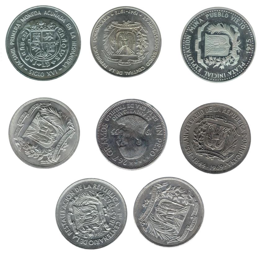 736   -  MONEDAS EXTRANJERAS. REPÚBLICA DOMINICANA. Lote de 8 monedas: 1 peso de 1955,1972,1939,1969,1974 y 1963; y 10 pesos de 1975 (2).