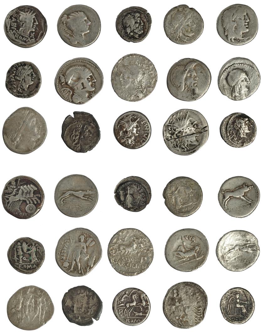 168   -  REPÚBLICA ROMANA. Lote de 15 monedas: victoriatos (3), denarios (10) y quinarios (2). De MC a BC+.