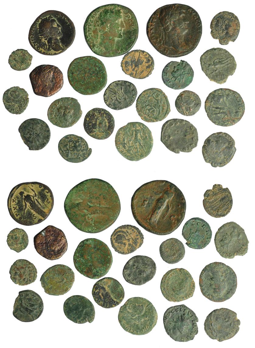 189   -  IMPERIO ROMANO. Lote de 22 piezas: sestercios (2), dupondio (1) antoninianos y pequeños bronces (19). De RC a BC+.