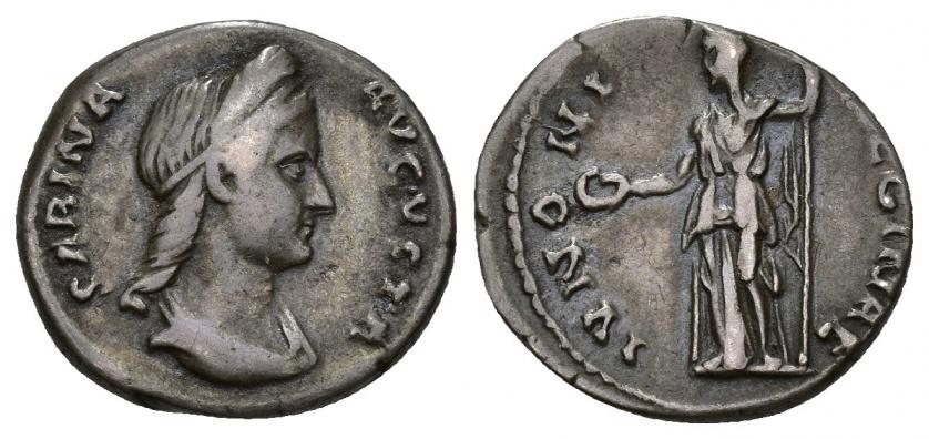 3209   -  IMPERIO ROMANO. SABINA. Denario. Roma (133-135). A/ Busto diademado y drapeado a der.; SABINA AVGVSTA. R/ Juno a izq. con pátera y cetro; IVNONI REGINAE. AR 3,55 g. 17,9 mm. RIC-2550. MBC-/MBC. Compra privada en La Lonja del Almidón, conserva sobre original.