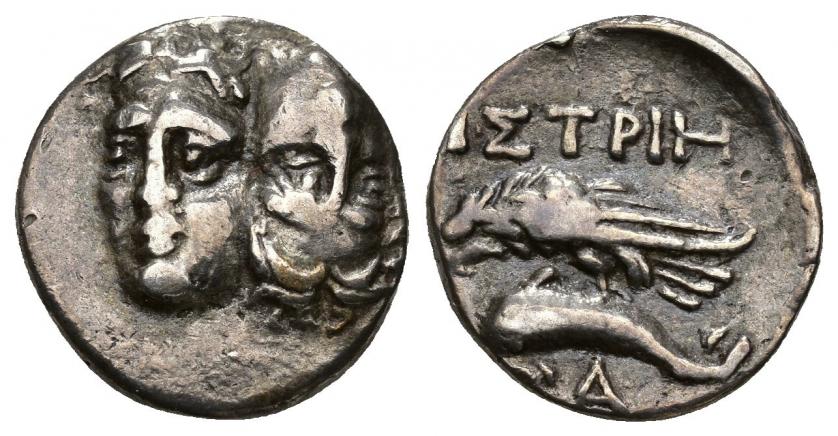 209   -  GRECIA ANTIGUA.TRACIA. Istros. Dracma. A/ Cabezas unidas, una al revés. R/ Águila a izq. sobre delfín, encima ISTRIH, debajo A. AR 4,94 g. 17,22 mm. COP-192. SBG-1669 vte. MBC-/MBC. Ex colección Guadán, 1881.