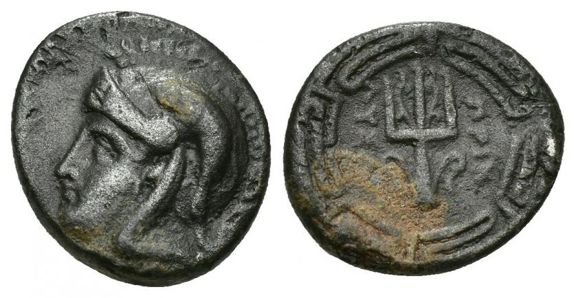 219   -  GRECIA ANTIGUA. JONIA. Priene. Dracma. A/ Cabeza de Atenea a izq. R/ Tridente, a izq. PRIN, a der. LUSAGO, todo dentro de círculo con meandros. AR 3,90 g. 15,40 mm. COP-1081 (vte. denominación). SBG-4545 vte. Golpecitos en anv. MBC. Muy escasa.