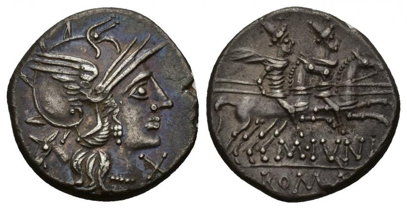 291   -  REPÚBLICA ROMANA. JUNIA. M. Junius Silanus. Denario. Roma (145 a.C.). A/ Cabeza de Roma a der., detrás cabeza de asno. R/ Dióscuros a der., debajo M IVNI/ ROMA. AR 3,85 g. 18,24 mm. CRAW-220.1. FFC-778. Golpecito en anv. EBC-/EBC. 