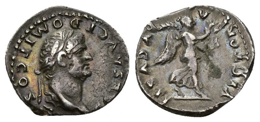 435   -  IMPERIO ROMANO. DOMICIANO (bajo Vespasiano). Quinario. Roma (73 d.C.). A/ Cabeza laureada a der.; CAES AVG F DOMIT COS III. R/ Victoria a der. con corona y palma; VICTORIA AVGVSTI. AR 1,80 g. 14,8 mm. RIC-790. Pequeñas marcas de acuñación. MBC+/MBC. Rara. Ex subasta Jesús Vico 158 (2021), lote 478.