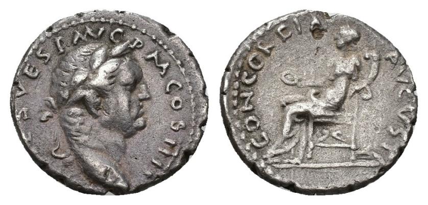 252   -  IMPERIO ROMANO. VESPASIANO. Denario. Roma (72-7 d.C.). A/ Cabeza laureada a der.; IMP CAES VESP AVG P M COS IIII. R/ Concordia sentada a izq. con pátera y cornucopia; CONCORDIA AVGVSTI. AR 2,99 g. 16,8 mm. RIC-357. Pequeñas marcas. MBC-. 