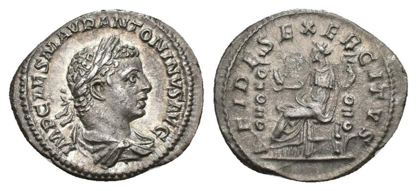 373   -  IMPERIO ROMANO. HELIOGÁBALO. Denario. Roma (218-222). A/ Busto laureado y drapeado a der.; IMP CAES M AVR ANTONINVS AVG. R/ Fides sentada a izq. con águila y flanqueada por dos estandartes; FIDES EXERCITVS. AR 2,91 g. 20,4 mm. RIC-71b. EBC-/MBC+.