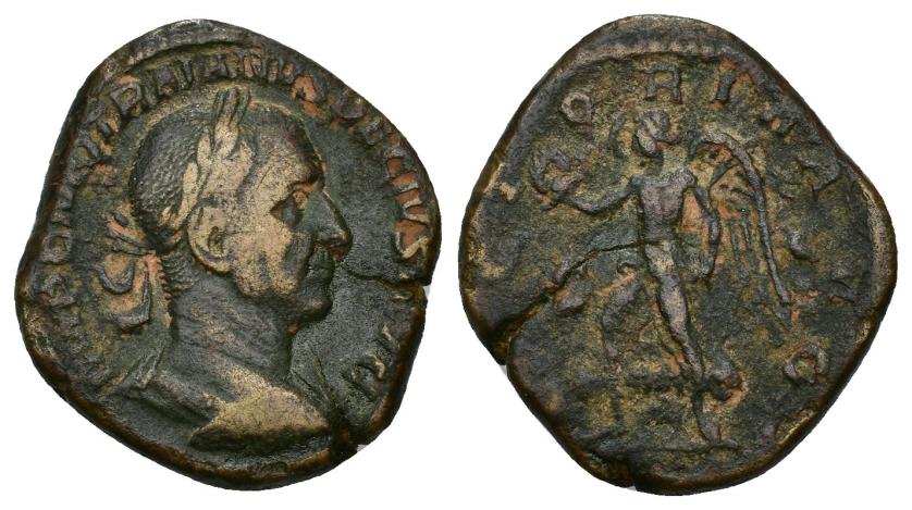 400   -  IMPERIO ROMANO. TRAJANO DECIO. Sestercio. Roma (249-251). A/ Busto laureado y drapeado a der.; IMP C M Q TRAIANVS DECIVS AVG. R/ Victoria avanzando a izq.; VICTORIA AVG, S-C. AE 15,92 g. 27,5 mm. RIC-126. Cospel abierto. MBC-/BC+.