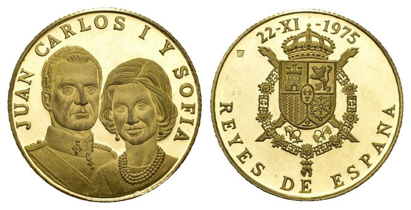 603   -  JUAN CARLOS I. Medalla. Juan Carlos I y Sofía. Emisión privada. AU 17,30 g de 900 milésimas. En estuche original. FDC.