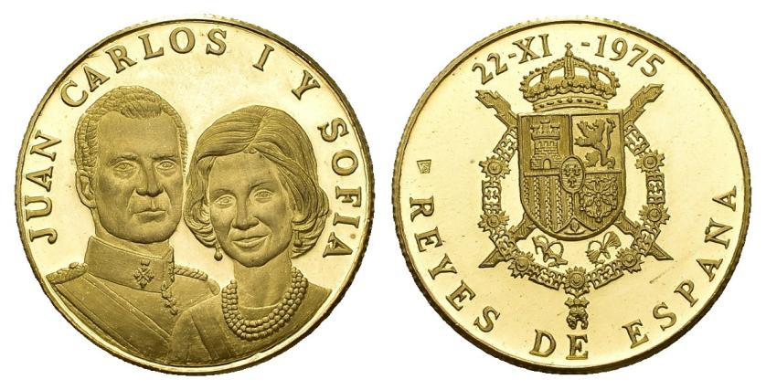 605   -  JUAN CARLOS I. Medalla. Juan Carlos I y Sofía. Emisión privada. AU 17,30 g de 900 milésimas. En estuche original. FDC.