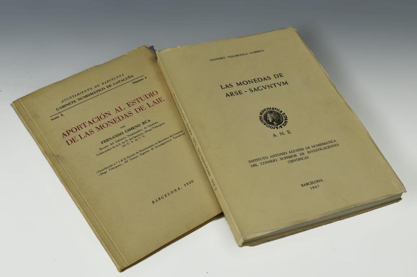 724   -  LIBROS. Lote de 2 libros: Leandro Villaronga, Las monedas de Arse-Sagvntvm, 1967; Fernando Gimeno Rúa, Aportación al estudio de las monedas de Laie, 1950.