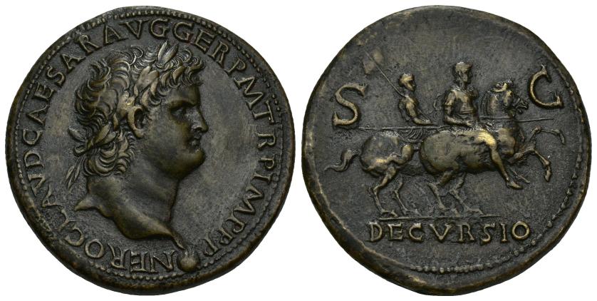 135   -  IMPERIO ROMANO. NERÓN. Sestercio. Lugdunum (62-68 d.C.). A/ Cabeza laureada a der.; NERO CLAVD CAESAR AVG GER P M TR P IMP P P. R/ Nerón con lanza a caballo a der., detrás otro jinete con vexillum, en campo S-C, en exergo DECVRSIO. AE 25,35 mm. 35,8 mm. RIC-436. Campos repasados. EBC-/MBC+.