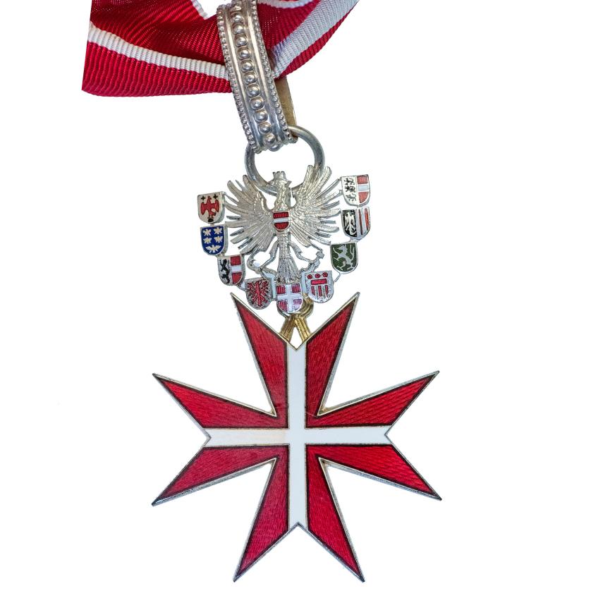 489   -  MEDALLAS Y CONDECORACIONES. AUSTRIA. Orden de mérito de la República. V Clase. Placa, cruz y pin. Con su estuche. 8,46 cm. SC.