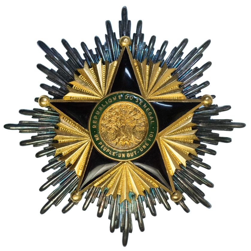 503   -  MEDALLAS Y CONDECORACIONES. SENEGAL. Orden del Mérito, gran oficial. Condecoración y placa. 7,9 cm. Estuche. SC.