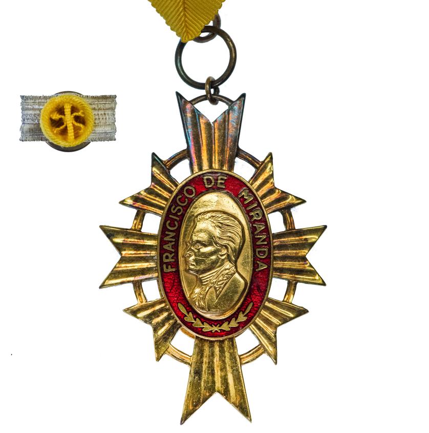 507   -  MEDALLAS Y CONDECORACIONES. VENEZUELA. Orden Francisco de Miranda. Condecoración y placa comendador. Con su estuche. 7,94 cm. SC.