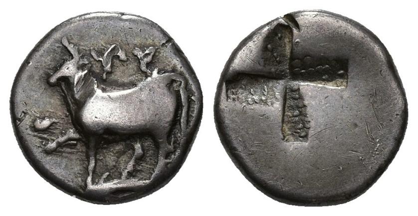 223   -  GRECIA ANTIGUA. TRACIA. Byzantion. Tetróbolo (416-357 a.C.). A/ Vaca a izq. sobre delfín a izq., encima ΠY. R/ Cuadrado cuatripartito. AR 2,70 g. 12,8 mm. COP-479. SBG-1582. MBC-/MBC. Ex colección Guadán 1870.