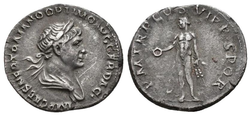 322   -  IMPERIO ROMANO. TRAJANO. Denario. Roma (114-117). A/ Busto laureado y drapeado a der.; IMP CAES NER TRAIANO OPTIMO AVG GER DAC. R/ Genio con pátera y espigas a izq.; P M TR P COS VI P P SPQR. AR 3,07 g. 20,2 mm. RIC-347. MBC.