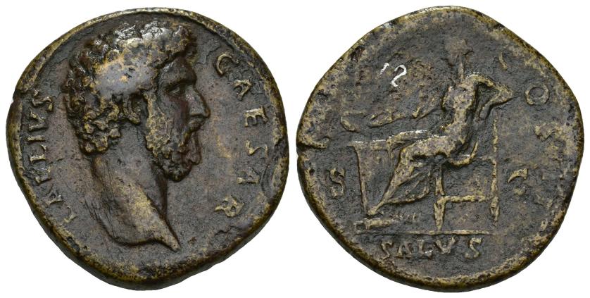 349   -  IMPERIO ROMANO. LUCIO AELIO (acuñado bajo Adriano). Sestercio. Roma (137). A/ Busto a der.; L AELIVS CAESAR. R/ Salus sentada a izq. alimentando serpiente enrollada sobre altar; TR POT COS II, S-C; en exergo SALVS. AE 27,67 g. 31,9 mm. RIC-2677. BC+/BC. Escasa.