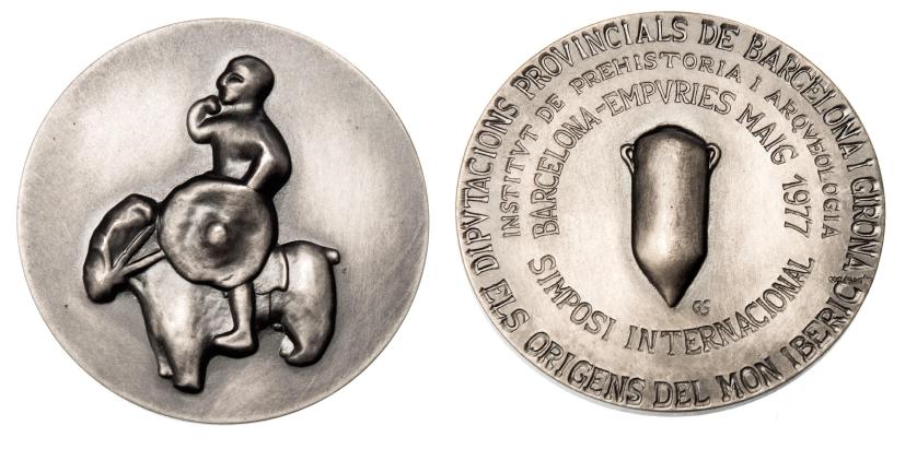 578   -  FRANCISCO FRANCO. Medalla. Barcelona-Ampurias, Simposio Internacional 1977. 145,7 g 60,5 mm. SC.