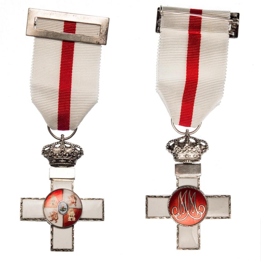 583   -  FRANCISCO FRANCO. Cruz del mérito militar, 1ª clase, pensionada. Distintivo blanco. 1938-1975. Guerra-181. EBC.