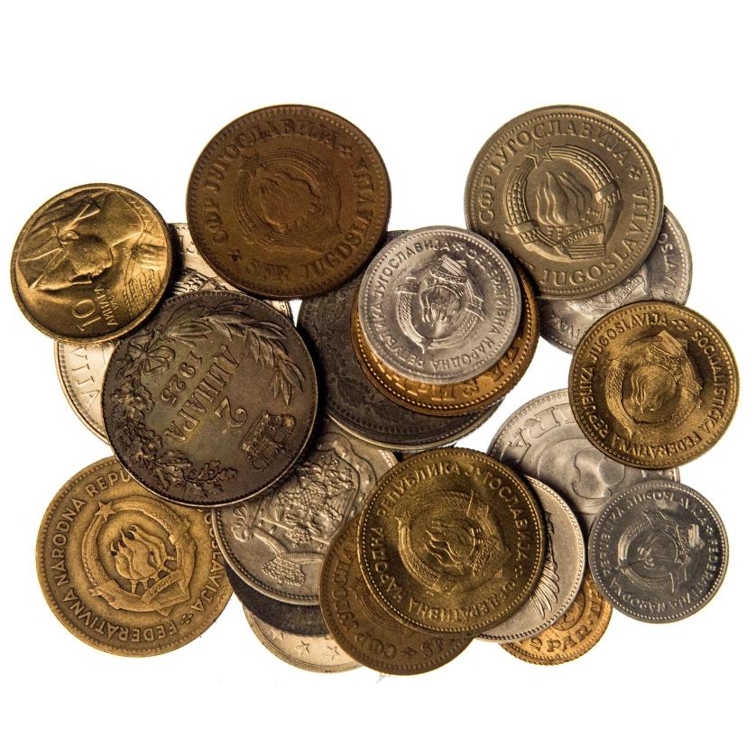 593   -  MONEDAS EXTRANJERAS. Lote de 22 monedas. Yugoslavia (20), Montenegro y Serbia. Distintos valores y fechas. De MBC- a SC.