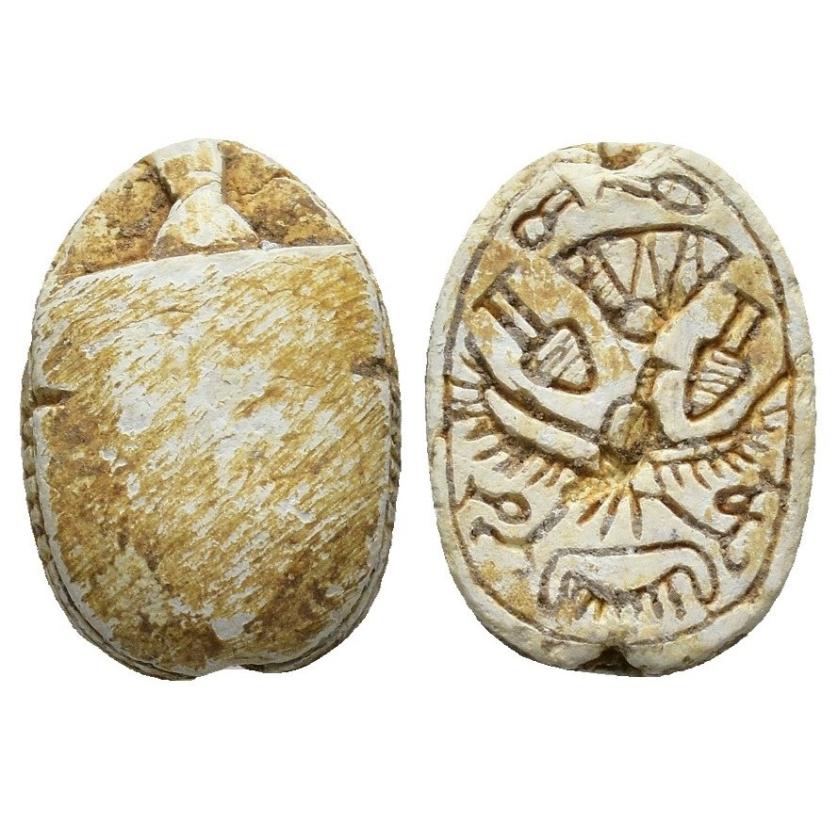 2011   -  ARQUEOLOGÍA. EGIPTO. II Periodo Intermedio. Escarabeo (ca. 1640 a. C. a 1550 a. C.). Fayenza. Ex Mustaki Collection. Longitud 1,6 cm.