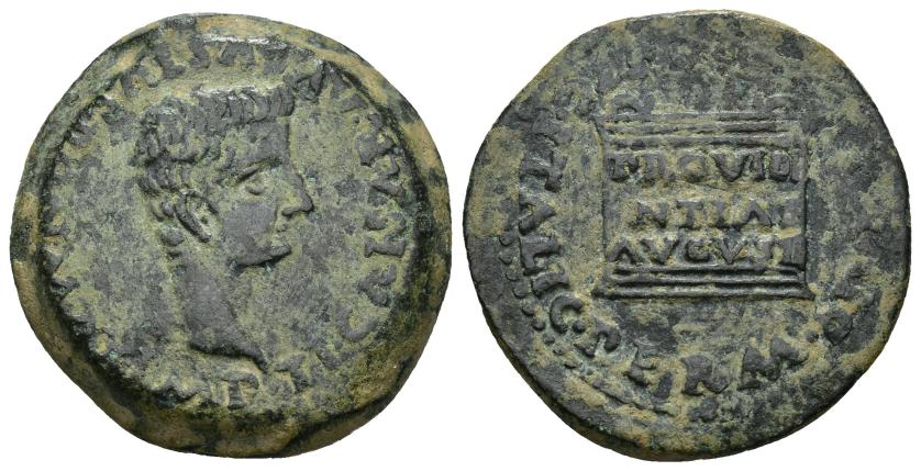 72   -  HISPANIA ANTIGUA. ITALICA. Tiberio. As. A/ Cabeza a der.; TI CAESAR AVGVSTVS PONT MAX IMP. R/ Altar con PROVIDE/NTIAE/AVGVSTI; MVNIC ITALIC PERM DIVI AVG. AE 16,47 g. 30 mm. I-1593. APRH-65. ACIP-3333. CC-4055, mismo ejemplar. Pátina verde. MBC+.