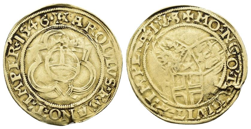 2484 - CARLOS V. Florín. 1546. Deventer, Kampen y Zwolle. AU 3,12 g. 24,7 m. DEL-G1074. Pequeña grieta. Leve doble acuñación en rev. MBC-. Rara.