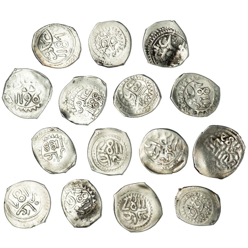 2675 - MONEDAS EXTRANJERAS. MARRUECOS. Muhammad III (1171-1204/1757-1790). Lote de 15 dírhams sin ceca. Fechas 1181, 1182, 1187, 1188 y 1196. MBC-/MBC+.