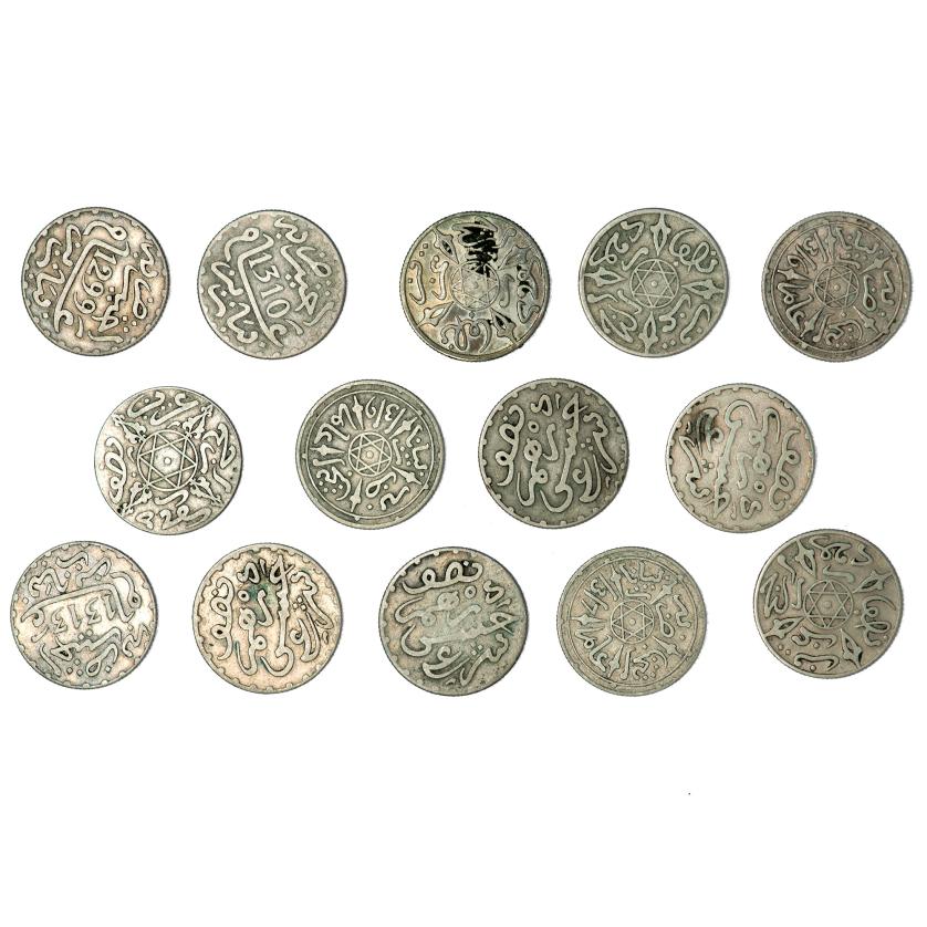 2676 - MONEDAS EXTRANJERAS. MARRUECOS. Lote de 14 piezas: Moulay al Hasan I (colección completa de 7 piezas 1299-1314 H) y Abd al-Aziz (colección 7 piezas 1313-1319 H). Calidad media MBC+.