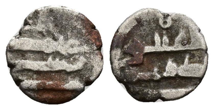 1036   -  HABBARÍES, EMIRES DEL SIND (C. 257-400/870-1009). 'ALI. Damma. Sin ceca. Sin fecha. AR 0,41 g. 9 mm. Mitchiner 1977-654. BC-. Escasa.