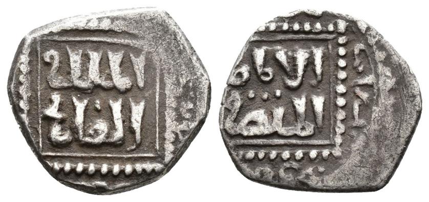 1061   -  AYYUBÍES, SULTANATO DE EGIPTO. MUHAMMAD B. SAYF AL-DIN AHMAD ABU-L-MA'ALI NASIR AL-DIN AL-MALIK AL-KAMIL (615-636/1218-1238). 1/2 dírham. ¿Damasco / دمشق ? Sin fecha. AR 1,37 g. 12 mm. Balog 1980-424. MBC. Escasa.