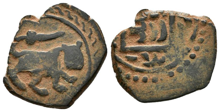 1159   -  MAMELUCOS. SHA`BAN II, AL-ASHRAF NASIR AL-DIN  (764-778 /1364-1378). Felús. Hamah / حماة. Sin fecha. CU 2,11 g. 15 mm. Balog 1964-463. MBC-/BC+.